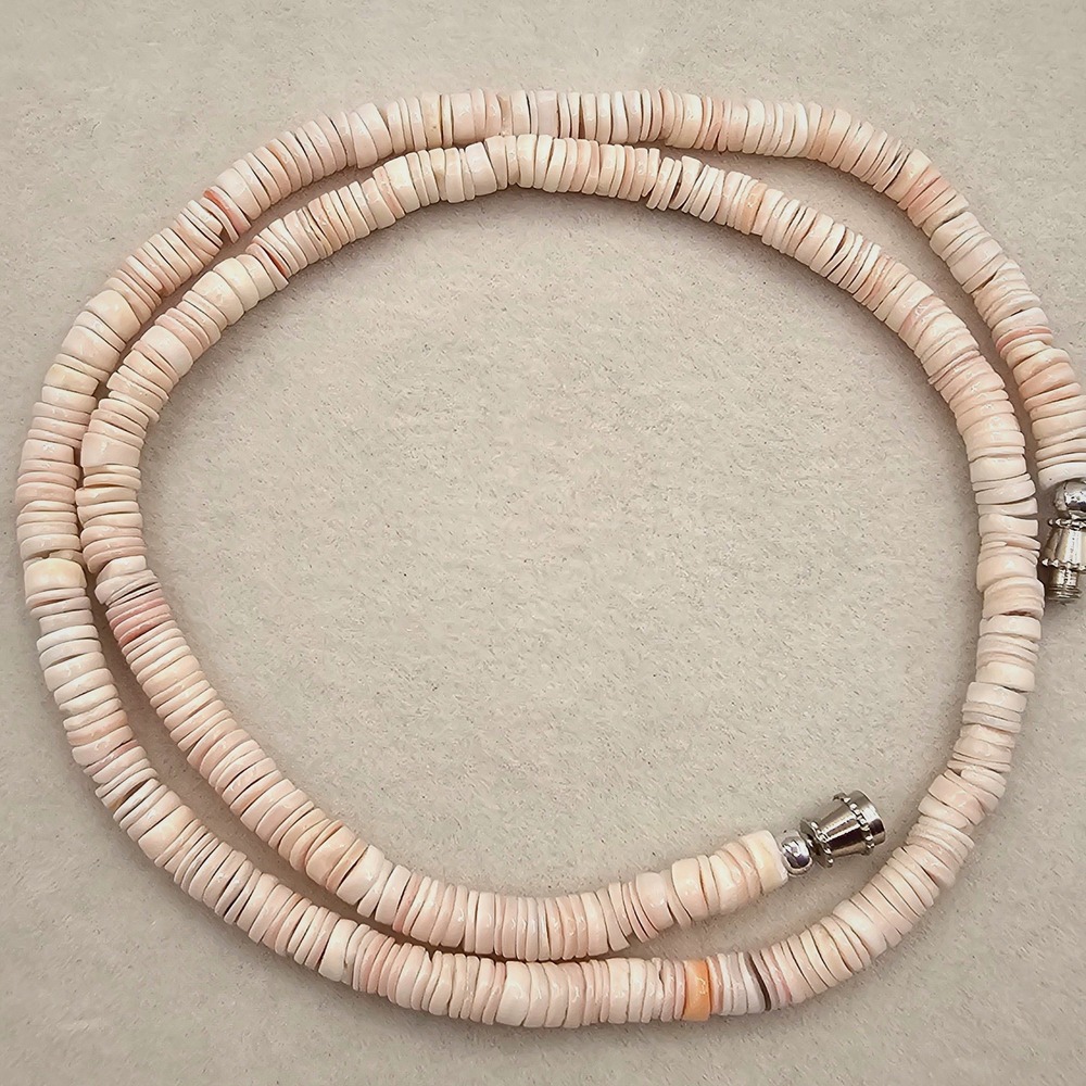 Vintage Shell Heishi Bead Necklace Cream Pink Coastal Beachy 18 in. Barrel Clasp